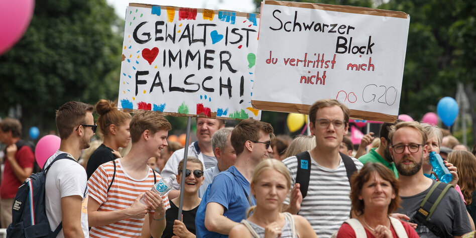 demonstration hamburg zeigt haltung nur ein paar trommler wurden