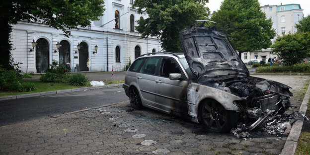 Ausgebranntes Auto Ausgebranntes Auto