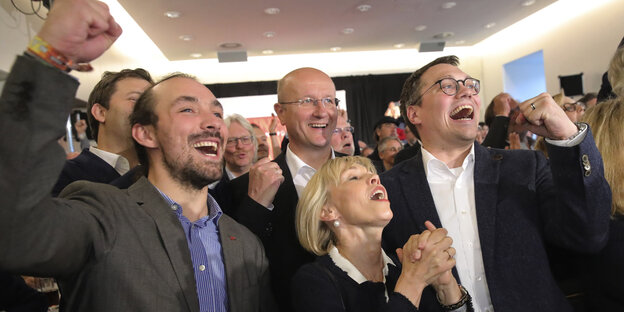 Jubel bei SPD-Anhängern Jubel bei SPD-Anhängern