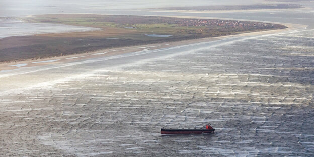 Das gestrandete Schiff vor Langeoog Das gestrandete Schiff vor Langeoog
