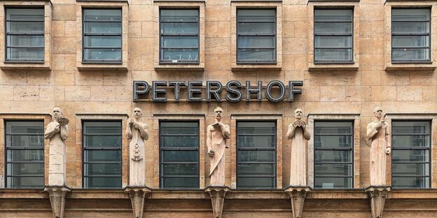 Fassade des Petershof-Gebäudes Fassade des Petershof-Gebäudes