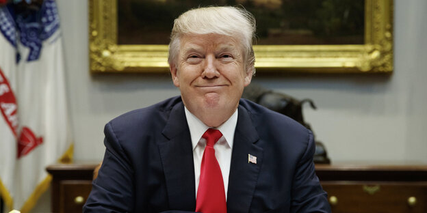 Trump grinst Trump grinst