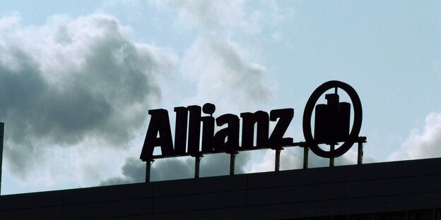 Logo und Schriftzug der Allianz-Versicherung Logo und Schriftzug der Allianz-Versicherung