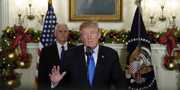 US-Präsident Donald Trump mit dem evangelikalen Vizepräsident Mike Pence US-Präsident Donald Trump mit dem evangelikalen Vizepräsident Mike Pence
