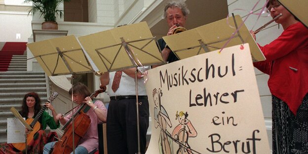 Protest von Musikschullehrern Protest von Musikschullehrern