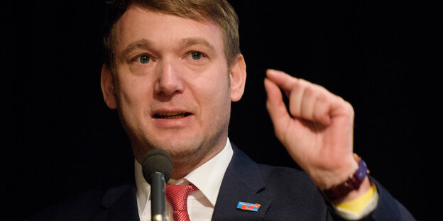 Andre Poggenburg, Landesvorsitzender der AfD in Sachsen-Anhalt, spricht am 18.02.2017 während der Landeswahlversammlung der AfD in Arnstadt (Thüringen) Andre Poggenburg, Landesvorsitzender der AfD in Sachsen-Anhalt, spricht am 18.02.2017 während der Landeswahlversammlung der AfD in Arnstadt (Thüringen)