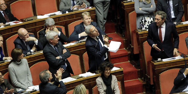 Männer und Frauen im italienischen Parlament Männer und Frauen im italienischen Parlament