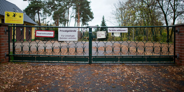 Das Eingangstor des Haasenburg-Heims "Haus Babenberg" in Jessem. Das Eingangstor des Haasenburg-Heims "Haus Babenberg" in Jessem.