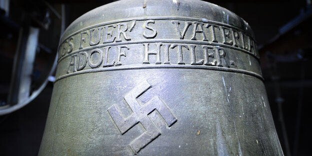 Herxheimer Glocke mit Hakenkreuz Herxheimer Glocke mit Hakenkreuz