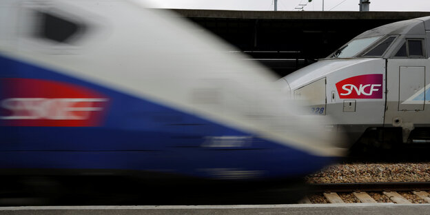 Fahrender Schnellzug TGV Fahrender Schnellzug TGV