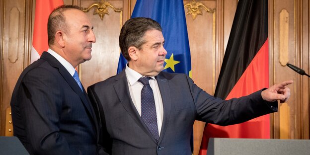 Außenminister Sigmar Gabriel empfängt den türkischen Außenminister Mevlüt Cavusoglu Außenminister Sigmar Gabriel empfängt den türkischen Außenminister Mevlüt Cavusoglu