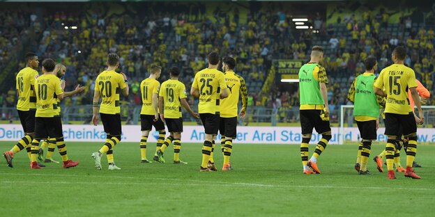 BVB-Spieler nach dem Spiel BVB-Spieler nach dem Spiel