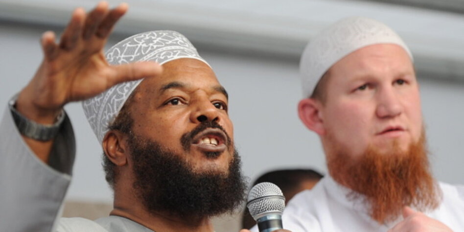 Radikal-islamistische Salafisten: Prediger muss Deutschland verlassen ...