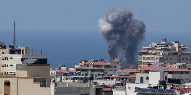 Rauchwolke über dem Gazastreifen Rauchwolke über dem Gazastreifen