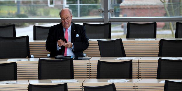 Innenminister Hans-Joachim Grote im Kieler Landtag