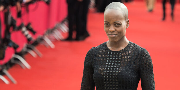 Die Schauspielerin Florence Kasumba kommt zur Verleihung des Deutschen Filmpreises 2018 Die Schauspielerin Florence Kasumba kommt zur Verleihung des Deutschen Filmpreises 2018