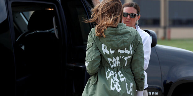 Melania Trump steigt in ein Auto Melania Trump steigt in ein Auto