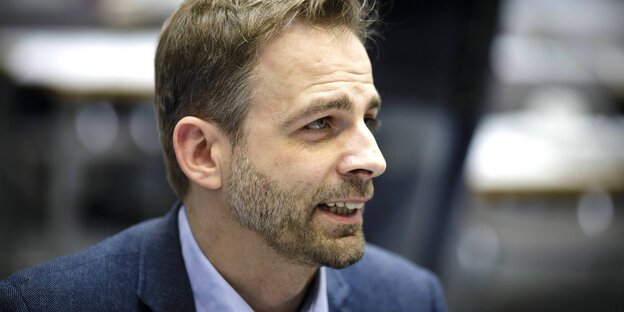 Porträt Stefan Liebich schaut zur Seite Porträt Stefan Liebich schaut zur Seite