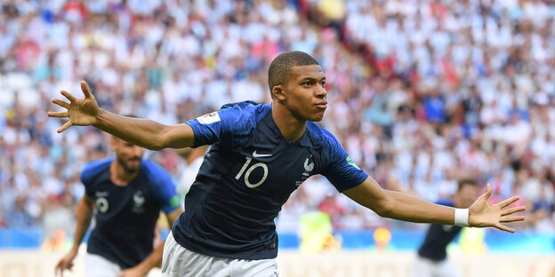 Kylian Mbappé beim WM-Achtelfinale gegen Argentinien in Kasan Kylian Mbappé beim WM-Achtelfinale gegen Argentinien in Kasan