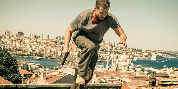 Till Schweiger auf Schurkenjagd über den Dächern von Istanbul Till Schweiger auf Schurkenjagd über den Dächern von Istanbul