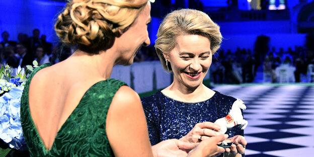 Juliane Bogner-Strauß und Ursula von der Leyen Juliane Bogner-Strauß und Ursula von der Leyen