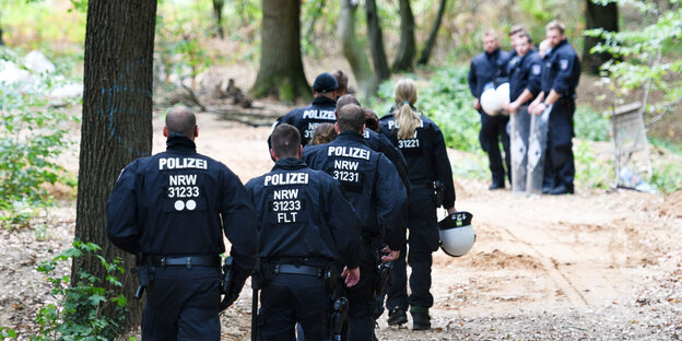Polizei im Wald Polizei im Wald
