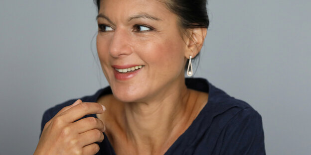 Sahra Wagenknecht lächelt Sahra Wagenknecht lächelt