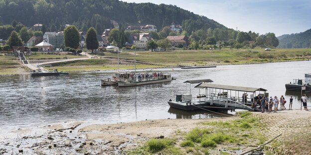 fluss mit boot