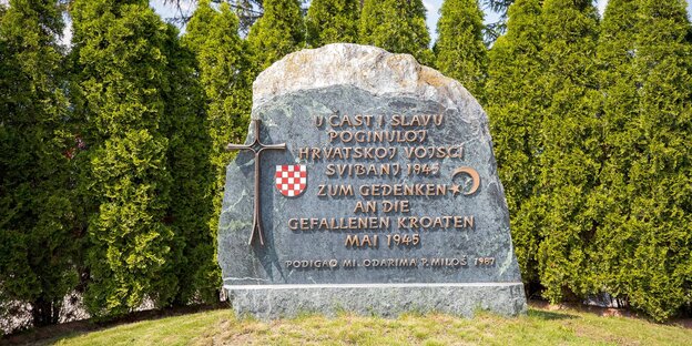 Ein Gedenkstein für kroatische Kriegsgefallene Ein Gedenkstein für kroatische Kriegsgefallene