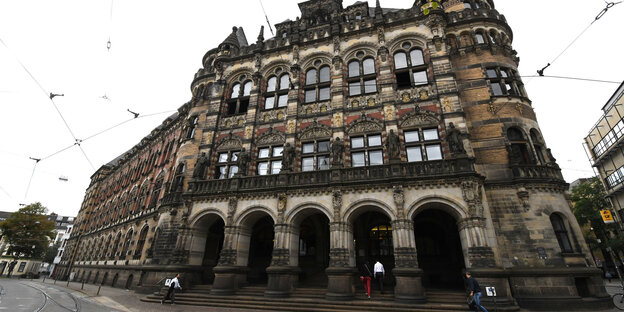 Das Landgericht Bremen, ein altes und prunkvolles Gebäude Das Landgericht Bremen, ein altes und prunkvolles Gebäude