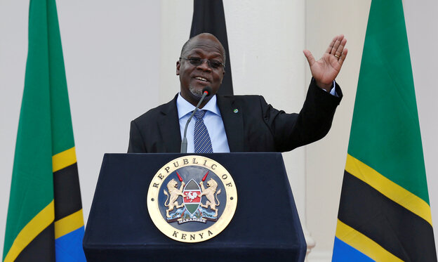 John Magufuli gestikuliert John Magufuli gestikuliert