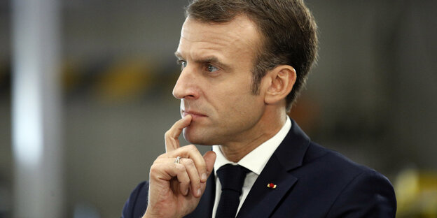 Emmanuel Macron nachdenklich Emmanuel Macron nachdenklich