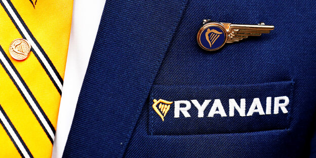 Jacke mit dem Logo von Ryanair Jacke mit dem Logo von Ryanair