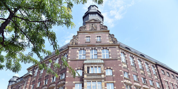 Fassade des Verwaltungsgerichts in Gelsenkirchen Fassade des Verwaltungsgerichts in Gelsenkirchen