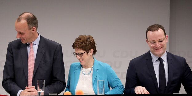 Die drei KandidatInnen um den CDU-Vorsitz, Annegret Kramp-Karrenbauer in der Mitte Die drei KandidatInnen um den CDU-Vorsitz, Annegret Kramp-Karrenbauer in der Mitte