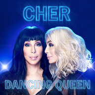Das Cover von Chers Album Dancing Queen: Es ist blau und Cher ist zwei mal zu sehen, einmal von vorne mit schwarzen Haaren, einmal von der Seite mit blonden Haaren
