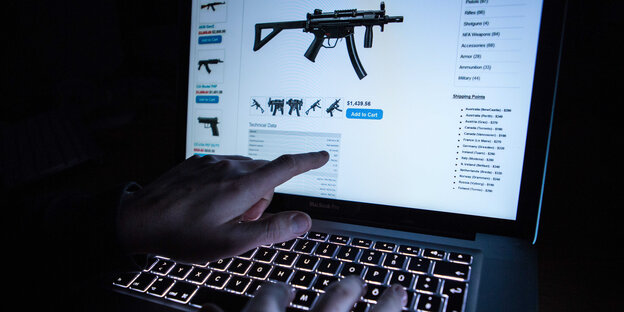 Waffenhandel im Internet: Eine Internetseite, auf der jemand eine Waffe kaufen kann Waffenhandel im Internet: Eine Internetseite, auf der jemand eine Waffe kaufen kann