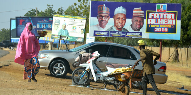 Wahlplakate von Präsident Buharis Regierungspartei in Katsina Wahlplakate von Präsident Buharis Regierungspartei in Katsina