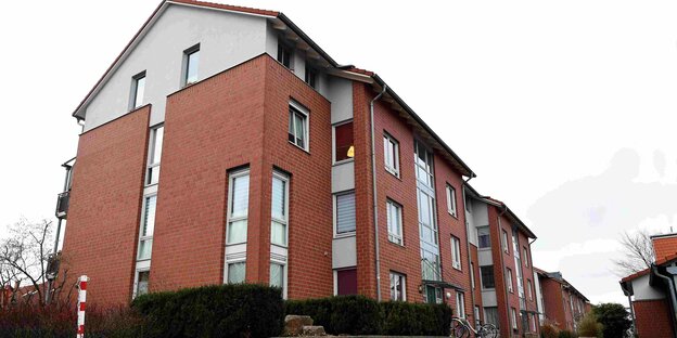 Mehrfamilienhäuser mit Backstein-Fassaden Mehrfamilienhäuser mit Backstein-Fassaden