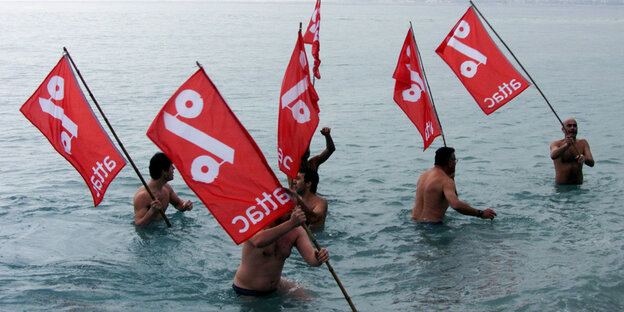 Attac-Aktivisten bei einer Aktion an der Riviera. Attac-Aktivisten bei einer Aktion an der Riviera.