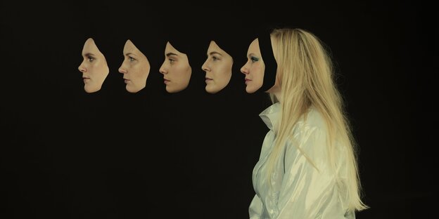 Frauenmasken, inklusive Sängerin Frauenmasken, inklusive Sängerin