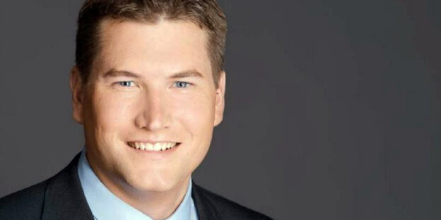 Porträtfoto von Simon Vaut, den Europawahl-Spitzenkandidat der SPD Brandenburg Porträtfoto von Simon Vaut, den Europawahl-Spitzenkandidat der SPD Brandenburg