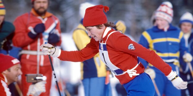 Eine Skiläuferin; Galina Kulakowa, im Profil Eine Skiläuferin; Galina Kulakowa, im Profil