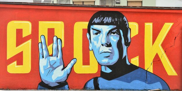 Ein Mann verkleidet als MrSpock aus Star Trek Ein Mann verkleidet als MrSpock aus Star Trek