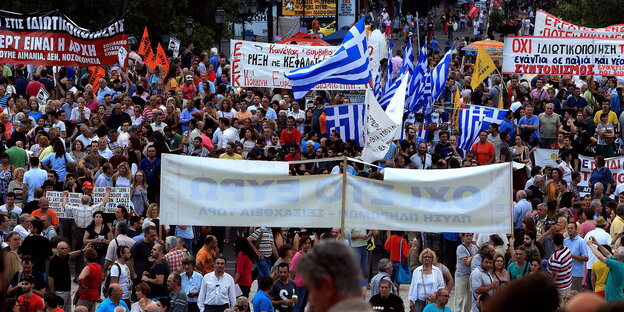 Demonstranten auf dem Syntagmaplatz in Athen Demonstranten auf dem Syntagmaplatz in Athen
