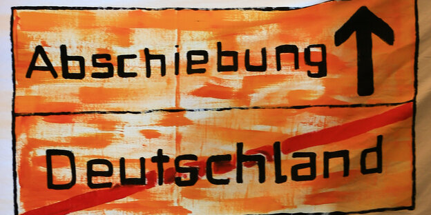 Transparent gegen Abschiebungen Transparent gegen Abschiebungen