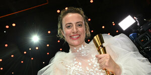 Maren Eggert mit dem Deutschen Filmpreis.