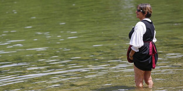 Eine Frau im Dirndl Eine Frau im Dirndl