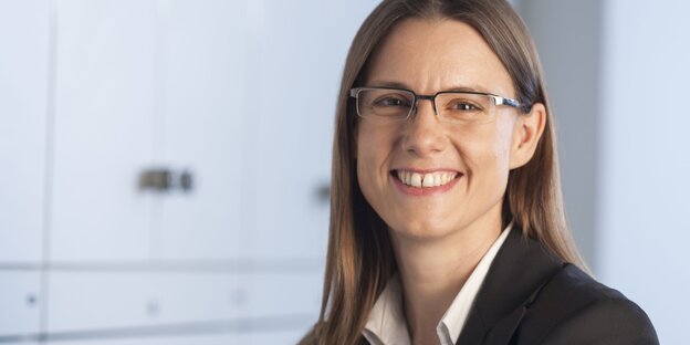 Katrin Suder Katrin Suder