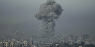 Bombenrauch über Gaza